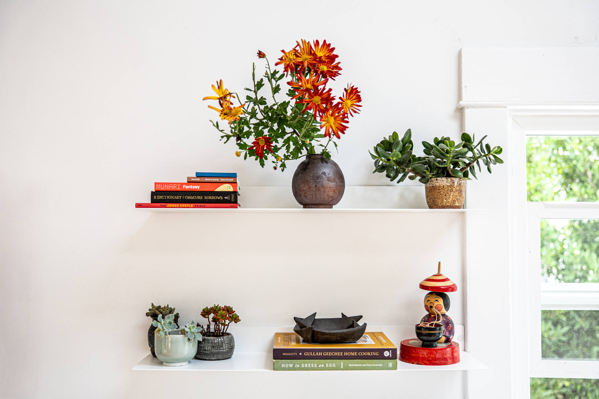 Shelf detail